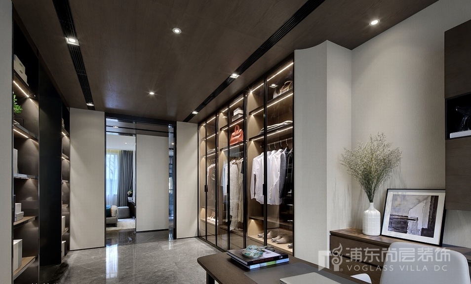 万科翡翠滨江衣帽间装修效果图